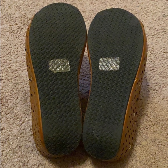 Shoes - Picture 5 of 5